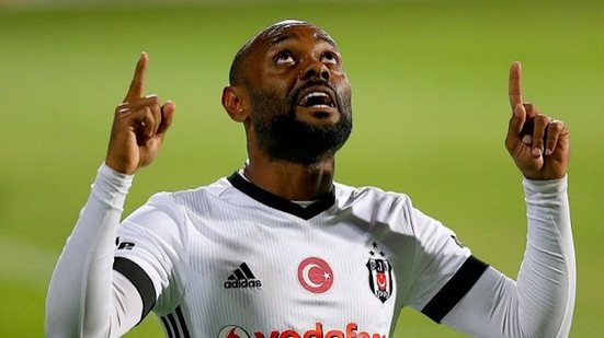 Imagem Vagner Love revela contato do Flamengo: "procuraram o meu empresário"