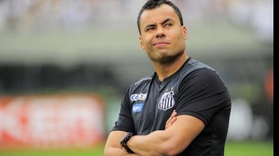 Imagem Jair Ventura "respira aliviado" após goleada diante do Vitória: ‘Esperamos voltar aos trilhos'