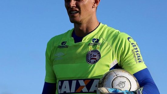Imagem Douglas lamenta derrota para o Grêmio e dispara: 'Jogo doloroso'