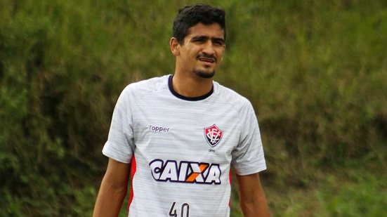 Imagem Após goleada, Ramon ameniza culpa da defesa: 'O time depende dos 11 jogadores'