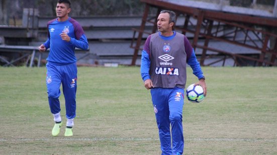 Imagem No frio de Curitiba, Bahia encerra preparação para duelo com o Paraná