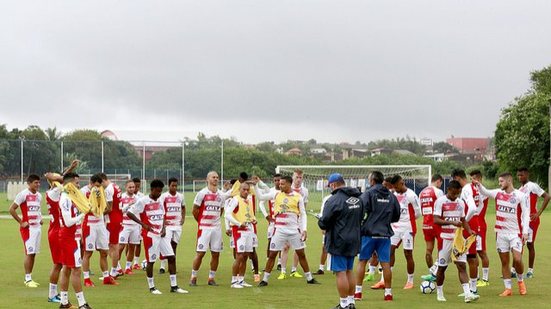 Imagem Em busca do primeiro triunfo fora de casa, Bahia enfrenta o Paraná nesta quinta-feira