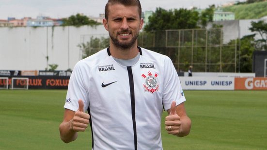 Imagem Zagueiros sai em defesa de Loss e mira triunfos sobre a dupla BAVI