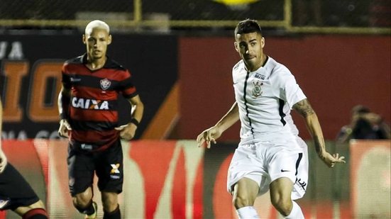 Imagem Tentando segundo triunfo consecutivo, Vitória enfrenta o desfalcado Corinthians