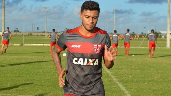 Imagem Que fase! Cleiton Xavier tem lesão constatada e vai desfalcar o CRB por cerca de 5 semanas