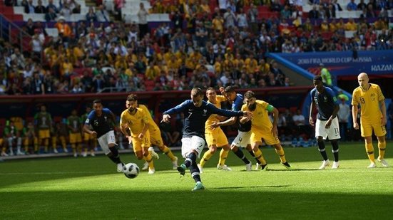 Imagem Em jogo marcado pelo uso da tecnologia, França bate a Austrália em sua estreia na Copa do Mundo