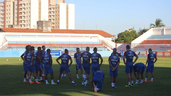 Imagem Na estreia de Enderson Moreira, Bahia inicia disputa por vaga na final