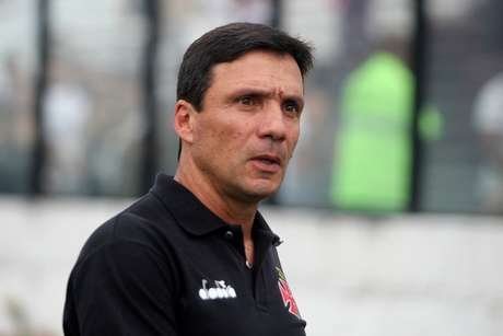 Imagem Botafogo avança em negociação com Zé Ricardo, mas tem concorrência