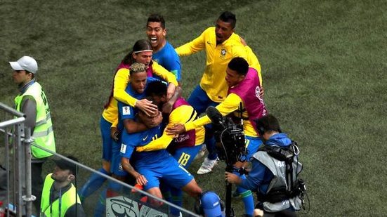 Imagem Em jogo suado, Brasil faz dois gols nos acréscimos e conquista primeiro triunfo na Copa da Rússia