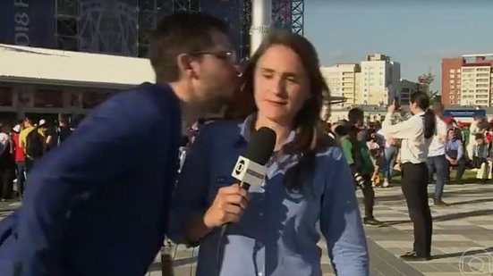Imagem Lamentável! Torcedor tenta beijar repórter brasileira na Rússia