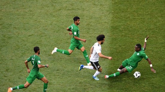 Imagem Arábia Saudita ganha do Egito por 2 a 1 na despedida das duas seleções da copa