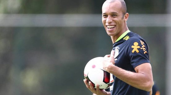 Imagem  Miranda será o capitão da seleção brasileira no duelo contra a Sérvia