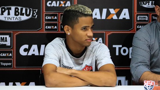 Imagem "Estou muito feliz", diz novo atacante do Vitória