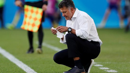 Imagem Xiii! Jornal afirma que seleção do México foi atingida por uma "epidemia de gripe"