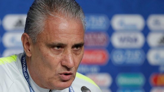 Imagem Tite explica laterais da Seleção e rasga elogios a Neymar: "Retomou seu nível máximo"