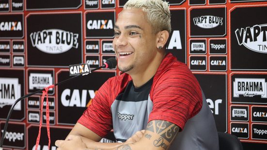 Imagem Bryan lamenta tempo parado e revela ansiedade para volta aos gramados