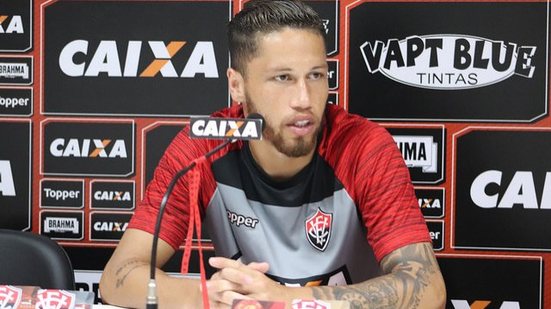 Imagem Lucas Marques se espelha na compactação das seleções para melhorar problema defensivo do Leão 