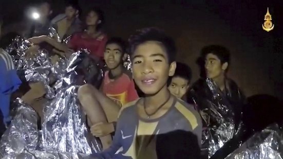 Imagem Apesar do convite da Fifa, meninos resgatados na Tailândia não poderão assistir final da Copa