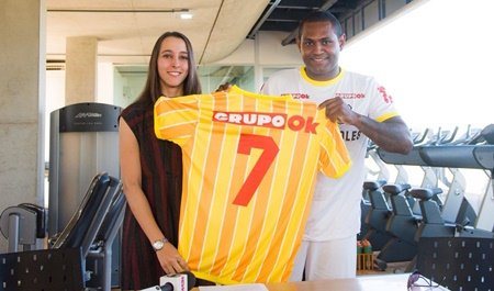 Imagem Jobson é apresentado no Brasiliense e promete "retomar carreira"