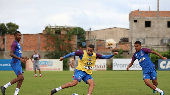 Imagem Bahia faz treino técnico de olho no Vasco