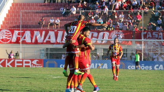 Imagem Juazeirense goleia o Atlético-AC e deixa zona de rebaixamento da Série C