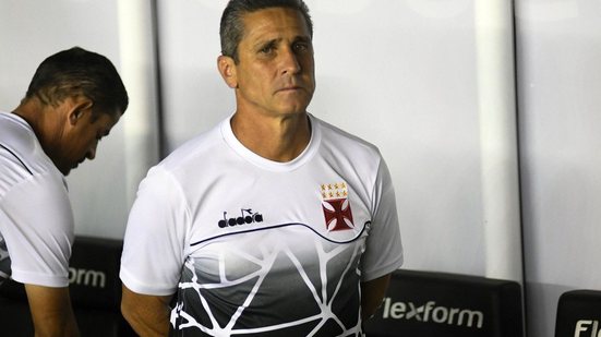 Imagem Ficou pistola! Técnico do Vasco, Jorginho detona postura do Bahia em campo: "Foi um absurdo"