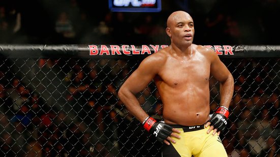 Imagem Anderson Silva pega gancho de um ano e pode voltar a lutar em novembro