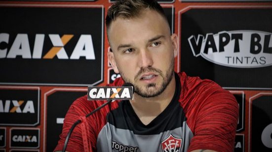 Imagem Willian Farias fala sobre momento do Vitória e projeta retorno ao time titular: 'Estou pronto'