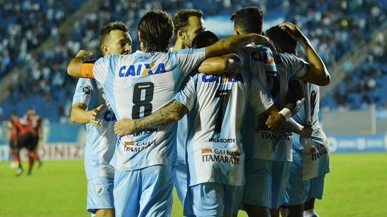 Imagem Saudades dele? Atacante ex-Vitória marca dois gols e comemora boa fase no Londrina: "Gratificante"