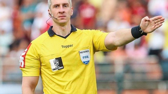 Imagem Anderson Daronco apita duelo entre Atlético-PR e Vitória
