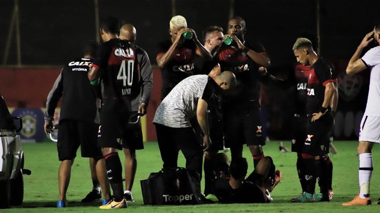 Imagem Zagueiro do Vitória é vetado e não enfrenta o Atlético-PR 