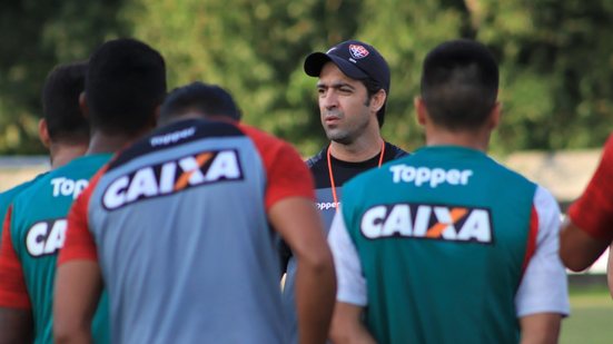 Imagem Com João Burse no comando, Vitória inicia preparação para enfrentar o Cruzeiro