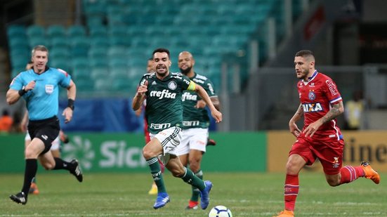 Imagem Em jogo marcado pelo uso do VAR, Bahia e Palmeiras empatam na Fonte Nova