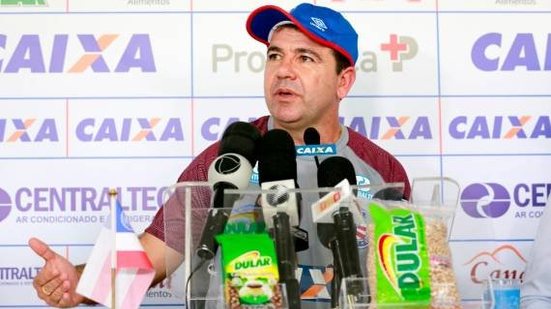 Imagem Enderson elogia grupo e mostra confiança na classificação em São Paulo