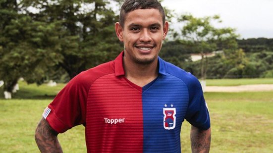 Imagem Ex-Vitória deixa o Paraná após pedir rescisão de contrato