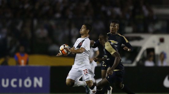 Imagem Vasco vence a LDU, mas dá adeus à Sul-Americana