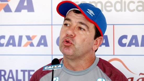Imagem Enderson descarta favoritismo do Bahia contra o América-MG: "Não tem vantagem"