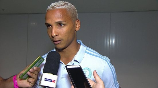 Imagem Por cotovelada em Mena, jogador do Palmeiras pode ser suspenso por até seis jogos