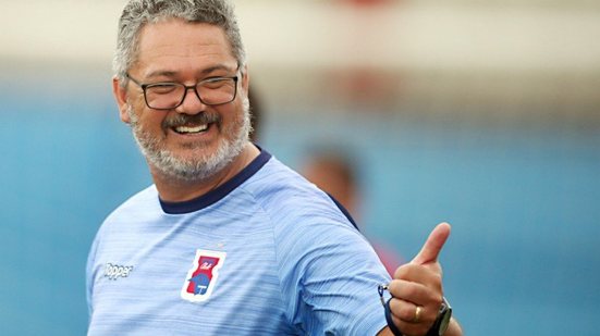 Imagem Lanterna da Série A, Paraná demite técnico