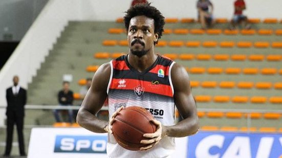 Imagem Com remanescentes do NBB, Vitória estreia novo time de basquete
