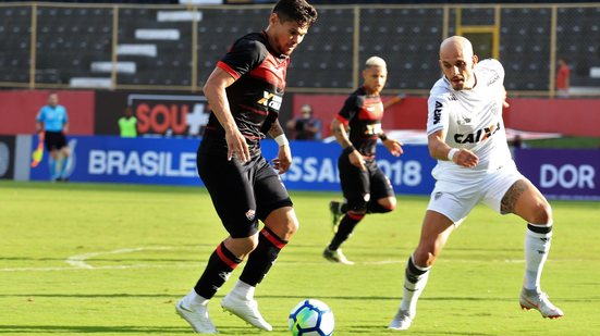 Imagem Vitória encerra jejum de cinco jogos, vence o Atlético-MG e deixa o Z-4 