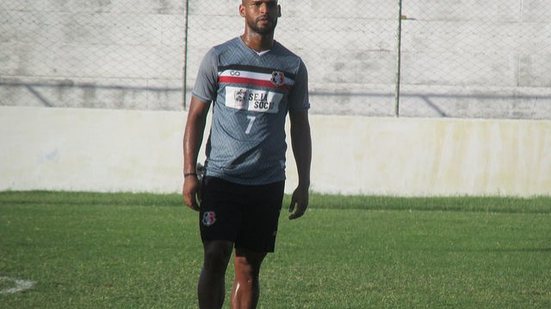 Imagem Vitória avalia contratação de destaque do Santa Cruz