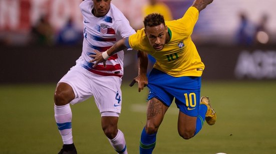 Imagem Neymar comenta crítica de jogador americano sobre cai-cai: "Só lamentar. Não o conheço"