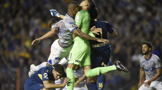 Imagem Conmebol anula suspensão e Dedé poderá enfrentar o Boca pelo jogo de volta da Libertadores