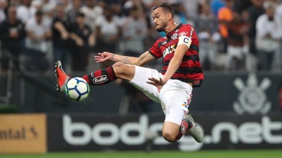 Imagem Réver lamenta eliminação do Flamengo na Copa do Brasil e fala em "recuperar contra o Bahia"