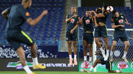 Imagem Com "nova defesa", Brasil encara Arábia Saudita em amistoso