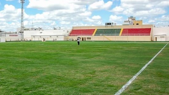 Imagem Cadê a luz? Jogo entre Juazeirense e Vasco é interrompido por falta de energia