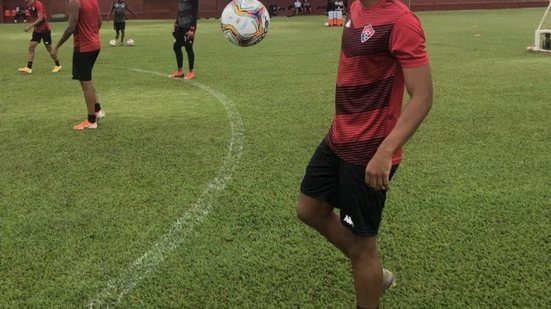 Imagem No estádio do Sertãozinho, Vitória finaliza preparação para duelo contra Botafogo-SP