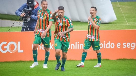 R.Pierre/AGIF