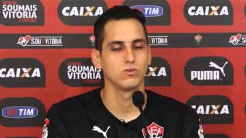 Entrevista com goleiro do Vitória, Júnior Fernández